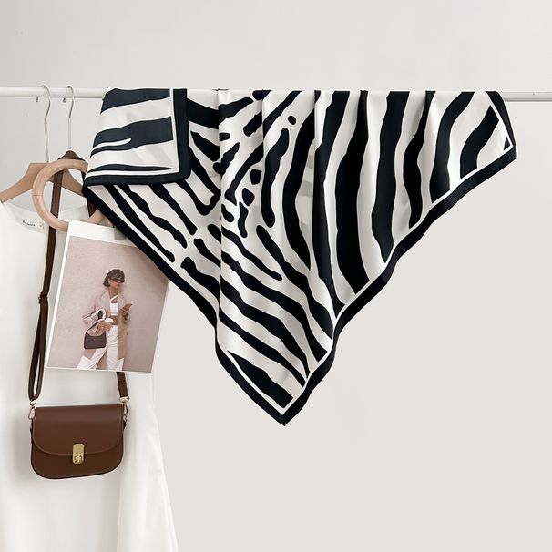 Classico scialle minimalista britannico in seta stampata a righe, che dona lusso, individualità e tendenza alle donne._voghion.com