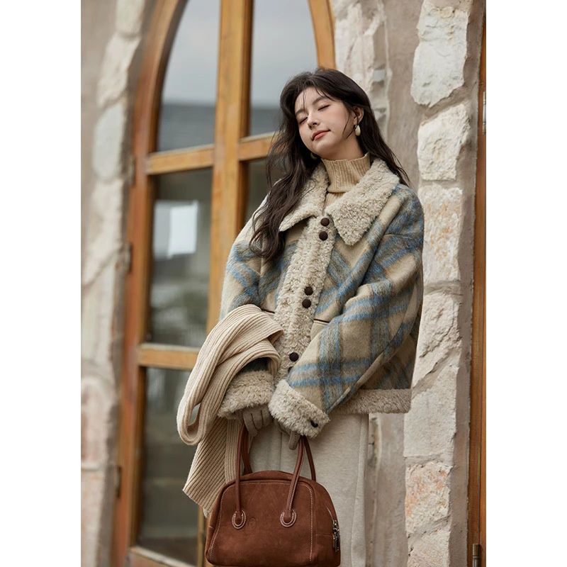 Calm Calm Vintage Plaid Lamb Wool Coat For Women 2025 Winter New Loose Thickened Warm Short Woolen Overcoat_voghion.com
