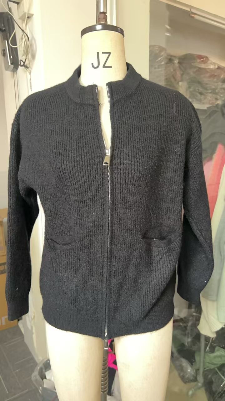 ​​Women's Casual Zip-Up Sweater Cardigan - Soft Cotton Blend, Loose Fit, Long Sleeve, Round Neck, Solid Color (Gray/) Versatile Layering For Fall_voghion.com
