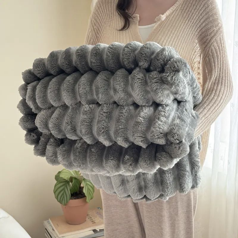 Soft Milk Fleece Blanket - Plush & Cozy Throw For Home, Office & Travel (Solid Color, Lightweight, 150x200cm)​​_voghion.com
