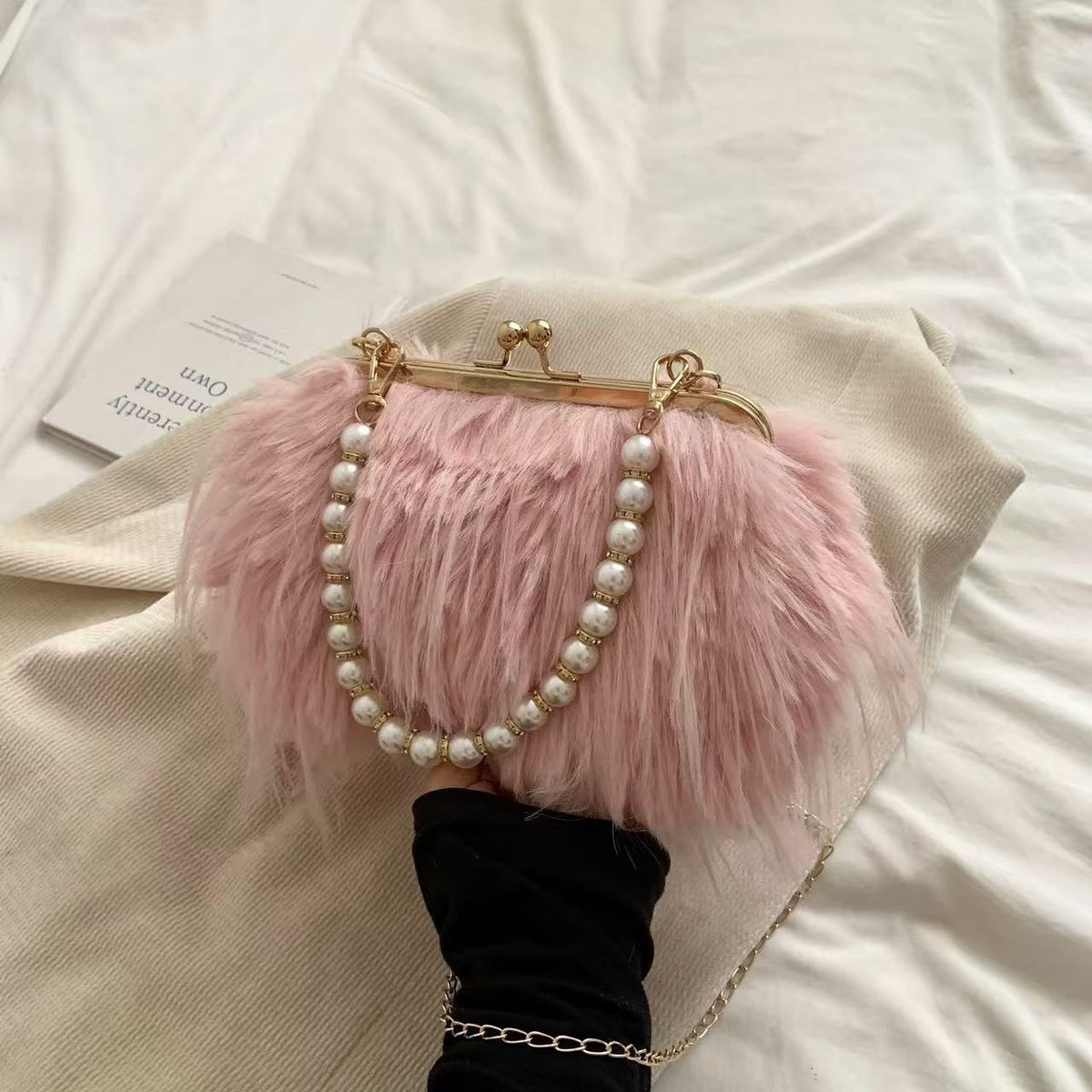 Borsa da donna in peluche di grande capacità, con catena di perle, in imitazione piuma di tacchino, di alta qualità, con tracolla e nappe._voghion.com