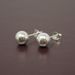 Orecchini a bottone con sfera rotonda in argento sterling 925, finitura lucida, chiusura a farfalla, H8_voghion.com