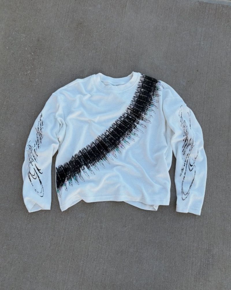 ​​Übergroßes T-Shirt mit Waffelmuster für Herren | Streetwear-Langarm-Rundhalsausschnitt | Baumwoll-Polyester-Mischung (Weiß, abstraktes Design)​​_voghion.com