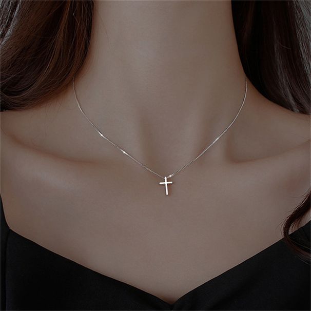 Hot Sale Japanese And Korean Cross Necklace For Women Simple Niche Design Sense Minimalist Pendant Collarbone Chain_voghion.com