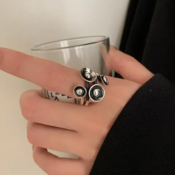 Massiver Retro-Ring mit geometrischem Muster und einstellbarer Größe_voghion.com