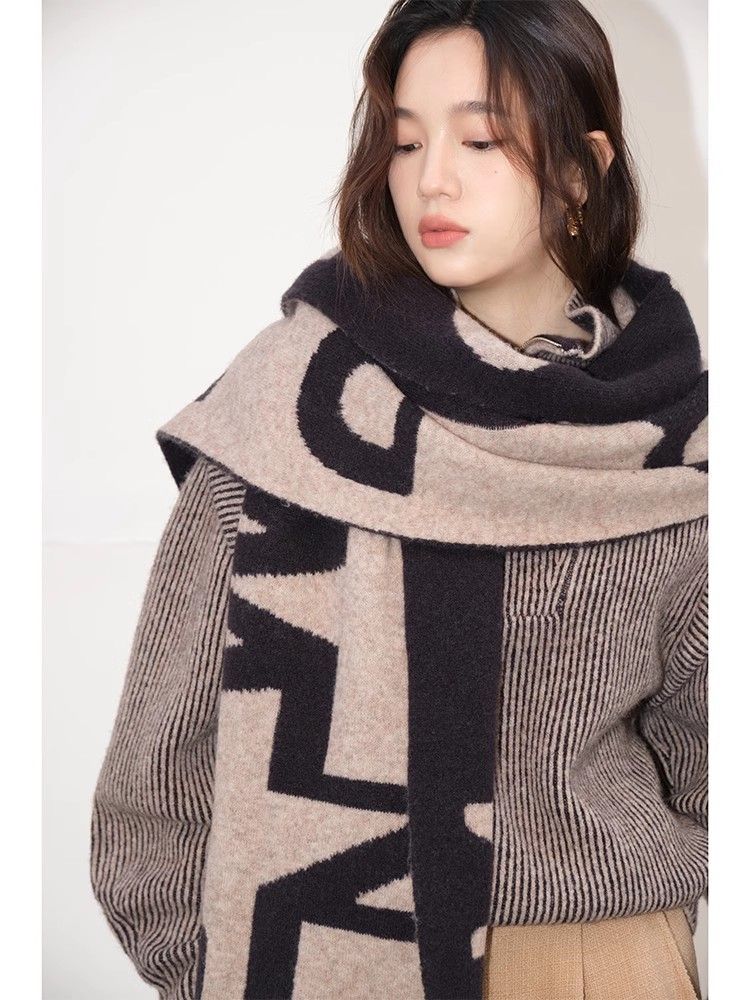 Zimní atmosféra, lehký luxus, potisk z jakí vlny, šátek v kontrastní barvě, luxusní a všestranný šátek pro ženy_voghion.com