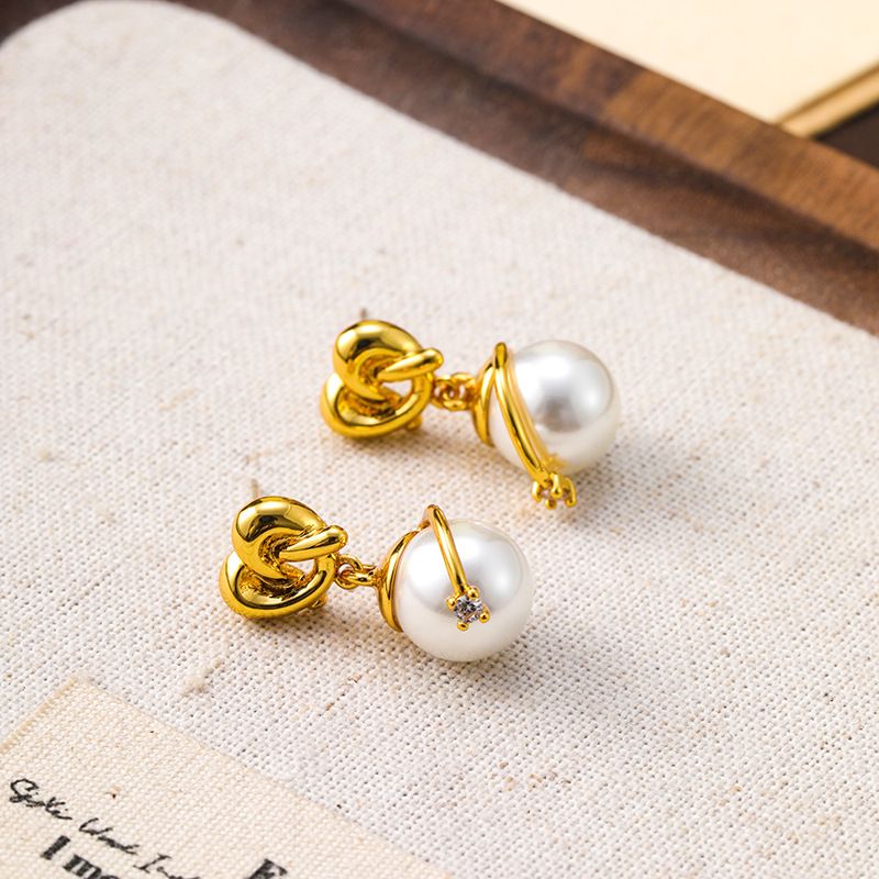 Herzförmiger Knotensternring im französischen Stil mit Perle für Frauen, Nischenpersönlichkeit, einfaches silbernes Nadelohr, High-End_voghion.com