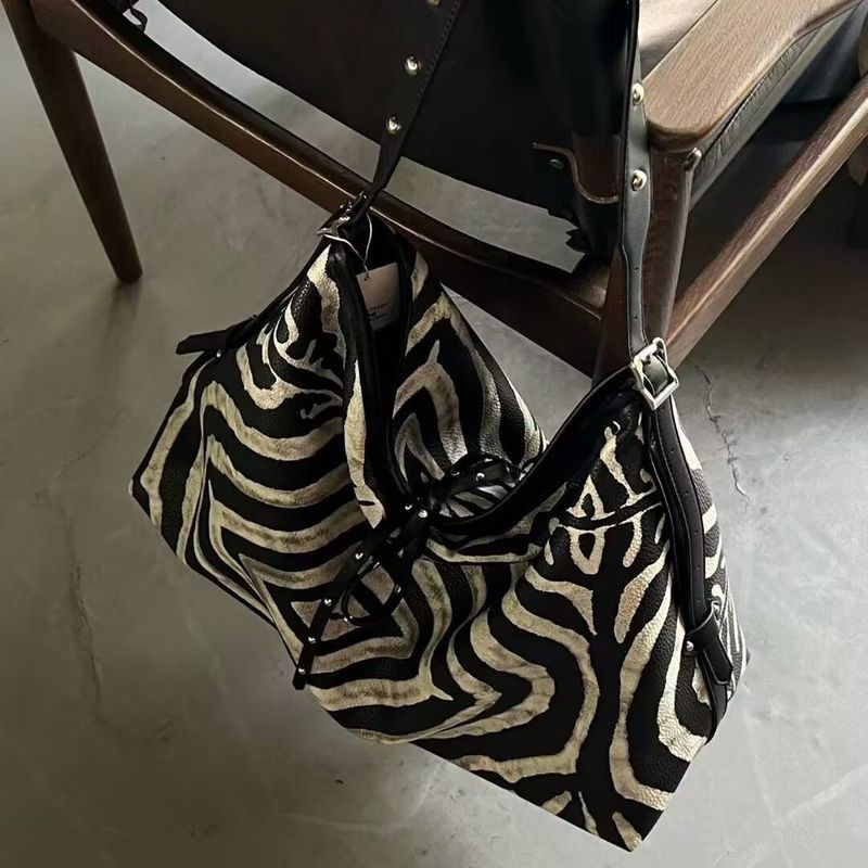 2025 New Simple And Elegant Large Capacity Shoulder Handbag High-end Armpit Zebra Pattern Fashion Women's Bag Personalized Niche_voghion.com