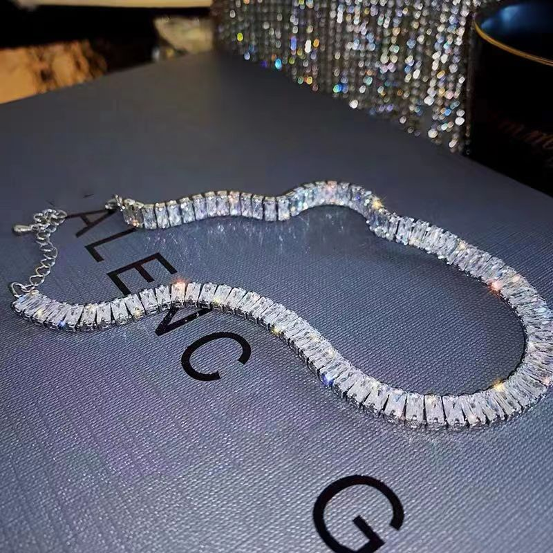 Lichte luxe high-end zirkoon ketting eenvoudige en modieuze halsketting high-end temperament korte sleutelbeenketting persoonlijkheid modieuze sieraden_voghion.com