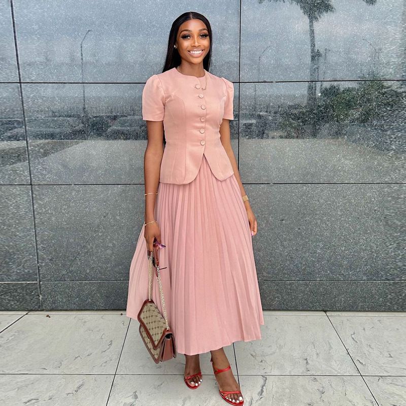 Ropa de mujer Tops de manga corta de alta gama Faldas Conjuntos de dos piezas de verano para mujer_voghion.com