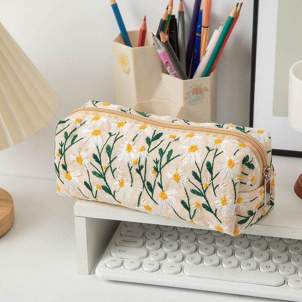 Ins Style Large Capacity Canvas Makeup Toiletry Skincare Storage Small Daisy Embroidery Portable Clutch Bag_voghion.com