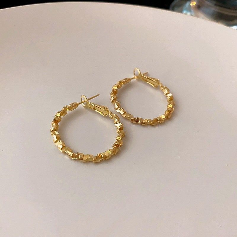 Orecchini a cerchio con ciondolo a forma di ago d'argento, di lusso, di alta qualità, con design di nicchia e personalità esagerata, per donne alla moda_voghion.com
