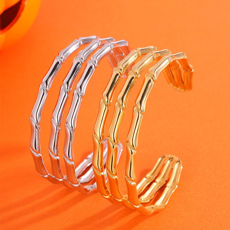 New Halloween Bone Claw Open Stainless Steel Bracelet Women's High End European And American Fashion Devil Hand Bone Titanium Steel Bracelet_voghion.com