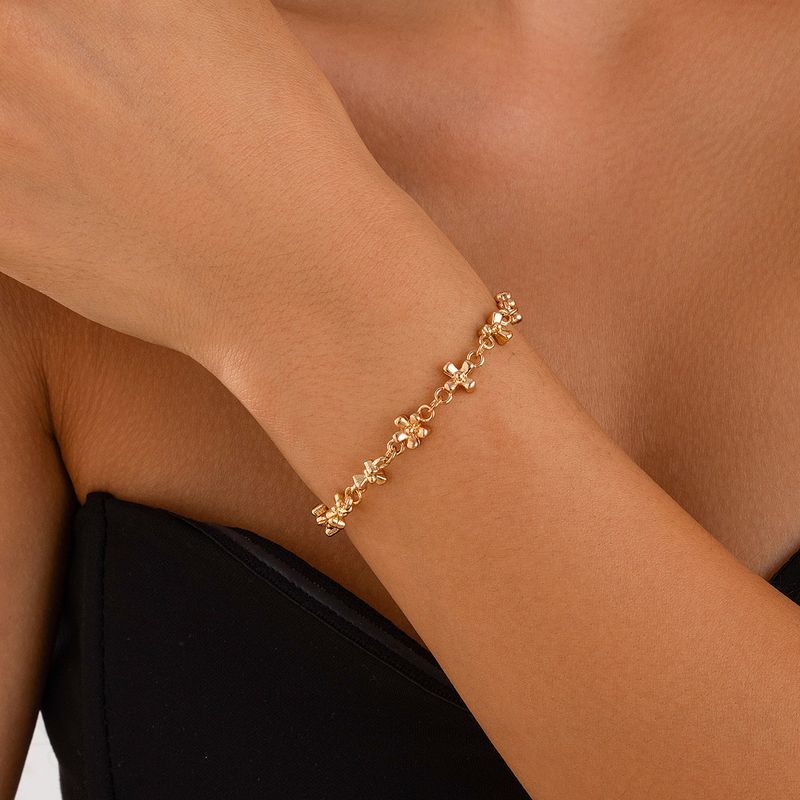 Conjunto de collar en forma de Y con incrustaciones de diamantes de imitación y cruz religiosa para mujer, pulsera de cadena de clavícula de aleación de viento frío, anillo y cadena para el dedo._voghion.com