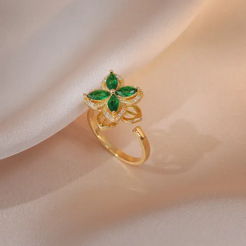 Designer style, fashionable, light luxury, niche, and high-end four leaf clover three piece set_voghion.com