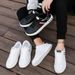 Große Herren-Boardschuhe, atmungsaktive kleine weiße Schuhe, Herrenmode-Schuhe, flache, leichte Low-Top-Freizeitschuhe mit Schnürung für Herren_voghion.com