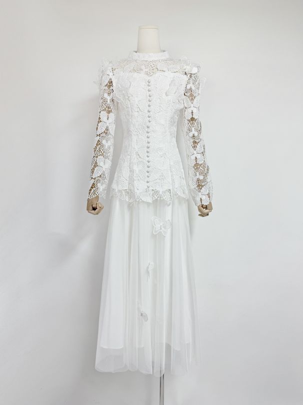 Elegante completo due pezzi in pizzo francese e rete – Ricami floreali e dettagli con fiocco – Top snellente in vita + gonna fluida in tulle – Stile vintage romantico_voghion.com