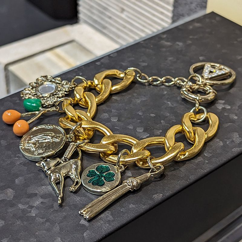 Bracciale cubano esagerato con ciondolo a forma di gatto con quadrifoglio e ciliegia multi-elemento_voghion.com