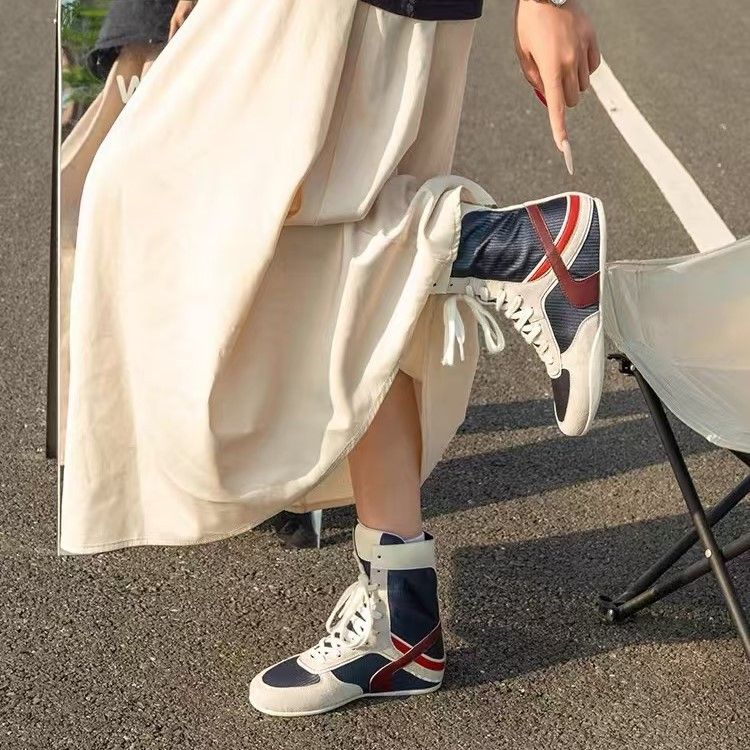 Bottes de boxe pour femmes, légères, confortables et respirantes, style Martin, chaussures d'entraînement allemandes à blocs de couleurs, augmentant la hauteur, nouvelles chaussures courtes et montantes à lacets_voghion.com