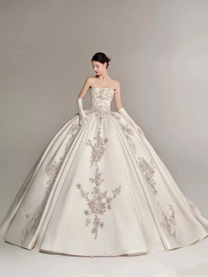 Satin Strapless Wedding Dress With Train - Elegant A-Line Bridal Gown For Petite Brides - New Arrival​_voghion.com