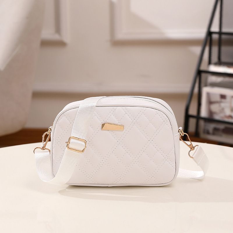 Borsa a tracolla da donna - Nuova borsa a tracolla trapuntata con ricamo, dettagli in metallo e tracolla tinta unita, borsa casual quadrata per fotocamera_voghion.com