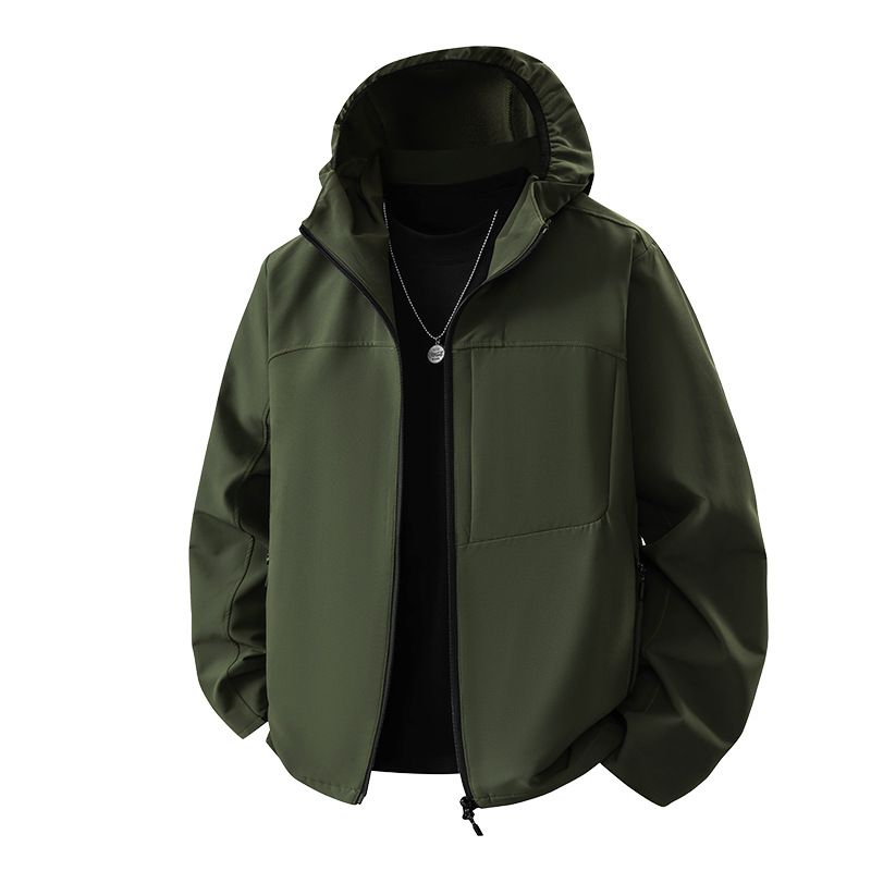 Giacca tecnologica nera antivento e impermeabile in softshell con taglio tridimensionale per esterni e autunno e inverno_voghion.com