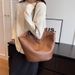 High End And Large Capacity 2023 New Women's Fashionable Commuting Shoulder Student Stylish Tote Bag_voghion.com