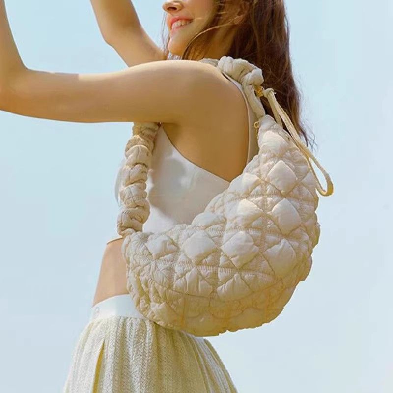 Dumpling bag autumn and winter niche all match cloud pleated bag female large capacity lightweight down shoulder bag messenger bag_voghion.com
