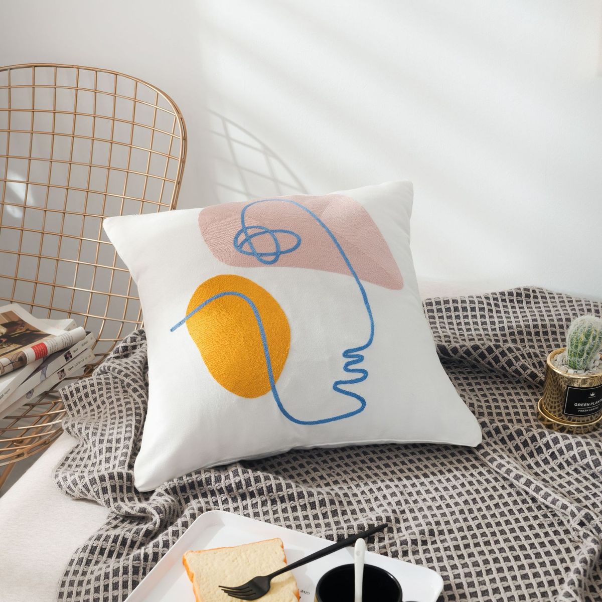 Minimalist Abstract Face Pillow - Modern Decorative Cushion For Sofa/Office (Includes Insert 18x18 Inch Soft Polyester Contemporary Home Decor)_voghion.com