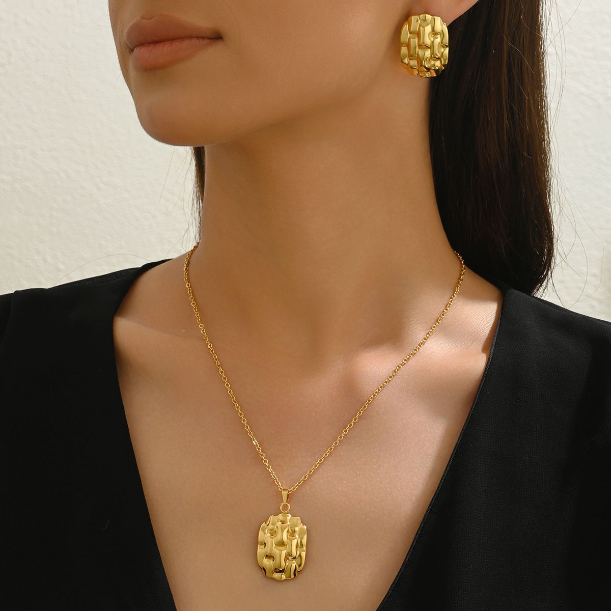 Irregular Women's Necklace Jewelry Set Geometric Wrinkle Texture Design Earrings Versatile High-end Feel Bs_voghion.com