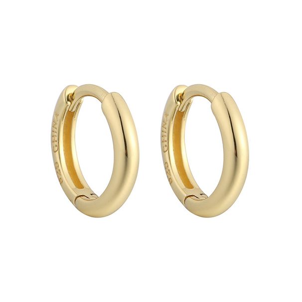 Boucles d'oreilles en forme géométrique en or Boucles d'oreilles creuses rondes carrées Boucles d'oreilles à la mode en forme d'étoile à cinq branches en forme de cœur carré en polygone_voghion.com