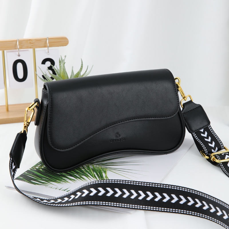 Niche Design Go Out Shopping Small Bag Female Exquisite Texture Messenger bag 2023 fashion all-match simple underarm bag_voghion.com