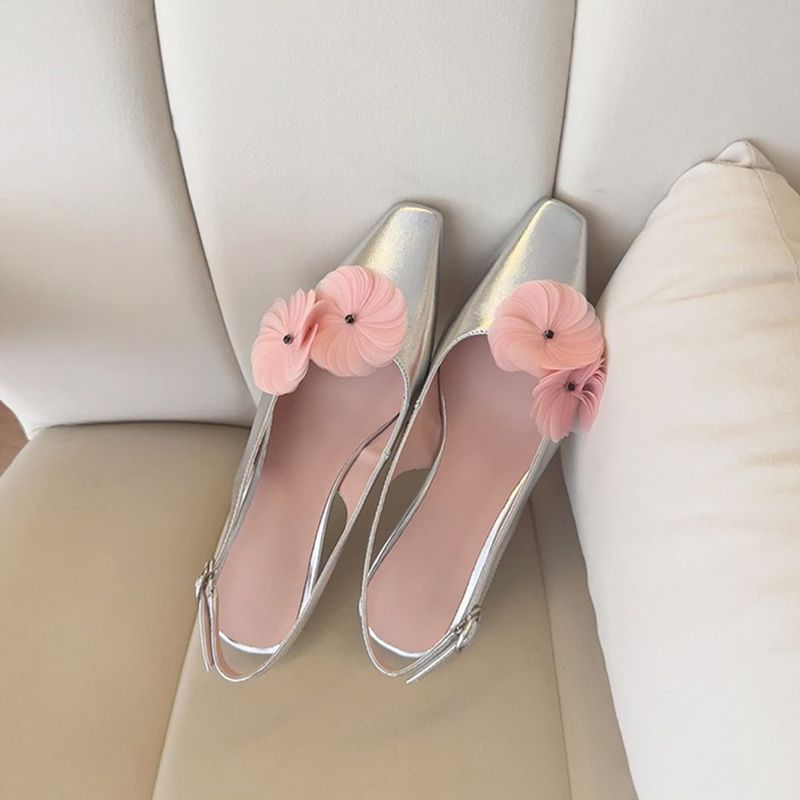 Schapenvachtversie Temperament Bloemenontwerp Gesloten Teen Slingback Sandalen Voor Vrouwen Feeënstijl Vierkante Teen Temperament Ondiepe Mond Enkele Schoenen_voghion.com