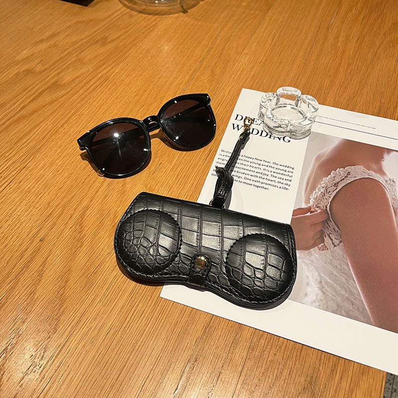 Leather Glasses Case Portable Sun Glasses Storage Bag Pendant Men And Women Myopia Glasses Bag Universal Protective Bag Anti Pressure_voghion.com