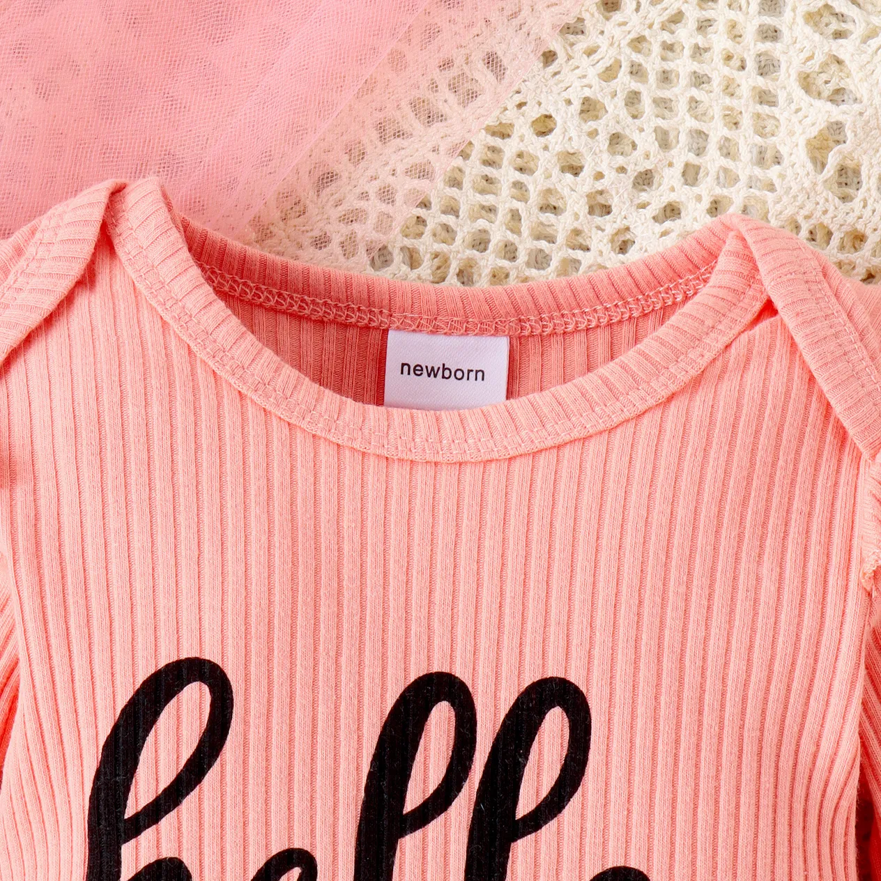 Ensemble quatre pièces pour filles, manches longues + pantalon long avec chapeau, à rayures colorées, lettres imprimées, nouvelle collection automne et hiver_voghion.com