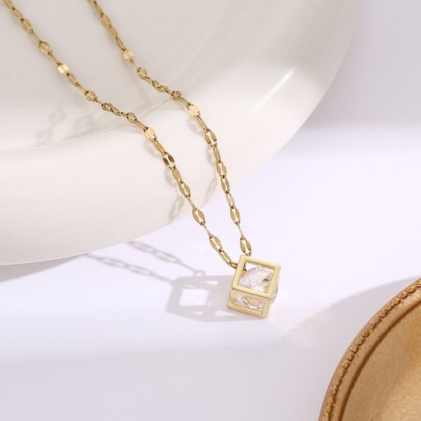 Ciondolo zircone quadrato cavo geometrico in acciaio al titanio con catena clavicola semplice e personalizzata, quadrato alla moda intelligente_voghion.com