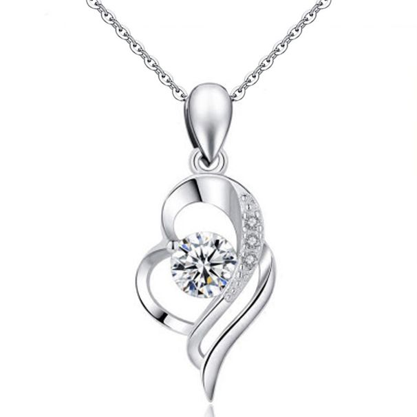 Collana con clavicola a forma di ala d'angelo in argento sterling S925 con ciondolo a forma di moissanite con nicchia femminile e incisione di coppia_voghion.com