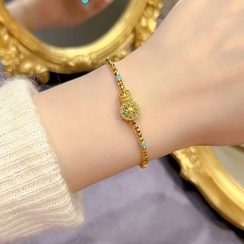 Braccialetto di alta gamma con perline disco in oro smaltate e trifoglio cavo, luce di lusso, gioielli di alta moda 2024_voghion.com