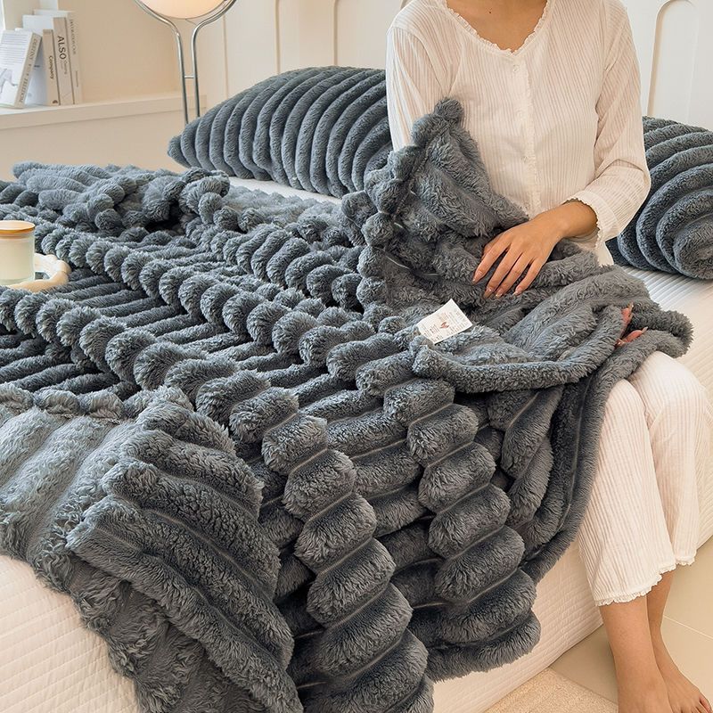 Coperta invernale di alta qualità in pelliccia di coniglio – Coperta in pile di flanella ultra morbida e calda per divano, letto e viaggio – 300 g/m², stile nordico_voghion.com
