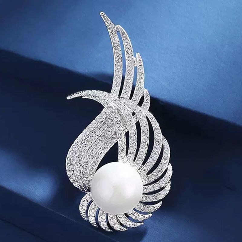 Angel wing feather brooch, high-end women's pearl chest flower design, niche suit pin, temperament accessory_voghion.com
