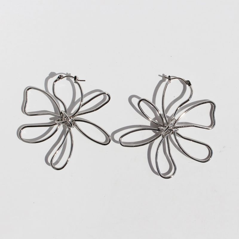 Damenschmuck Metalldrahtwicklung Hohlblumenohrringe Übertriebene Persönlichkeit Abstrakte Schmetterlingsohrringe_voghion.com