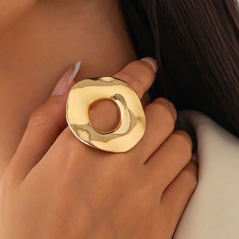 Jewelry With Simple Temperament, Hollowed Out Geometric Circles, Personalized Irregular Design, Niche Glossy Earrings_voghion.com