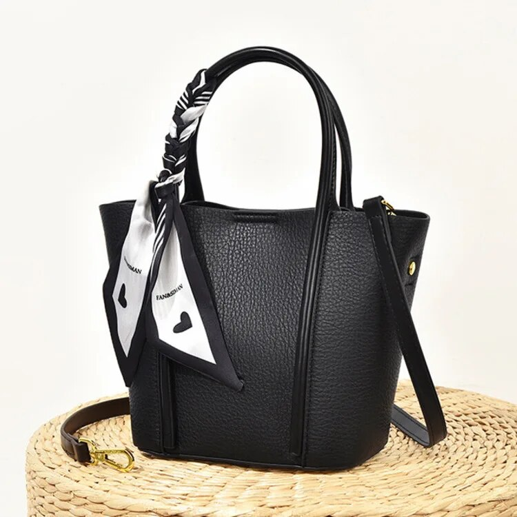 New Popular Solid Color Large Capacity Bucket Bag, Simple and Atmospheric, Casual and High-end Feel Handbag, One Shoulder Crossbody Bag for Women_voghion.com