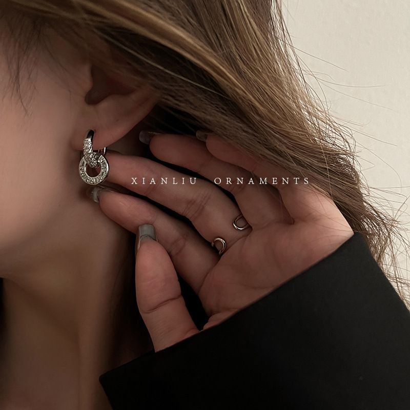 Two-Way Wear Diamond-Studded Double Hoop Earrings 2025 New Trendy Fashion Versatile Niche Design Sense Ear Jewelry_voghion.com