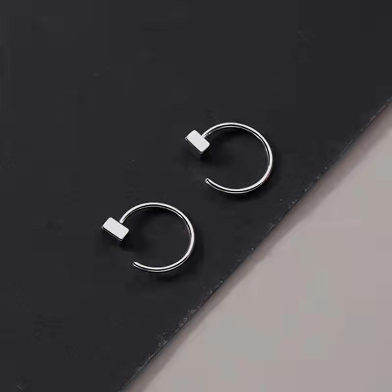 Orecchini singoli di alta qualità, semplici ed eleganti, in argento sterling, antiallergici, per uomo e donna, adatti per piercing all'orecchio._voghion.com