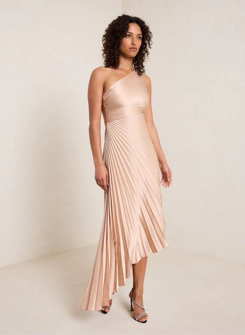 Women's Clothing  Stylish one-shoulder sun pleated satin dress_voghion.com