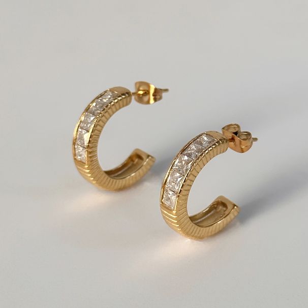 Spot Modische Nische Ins18k Vergoldete Titan Stahl Smaragd Zirkon Halbmond Ohrringe_voghion.com