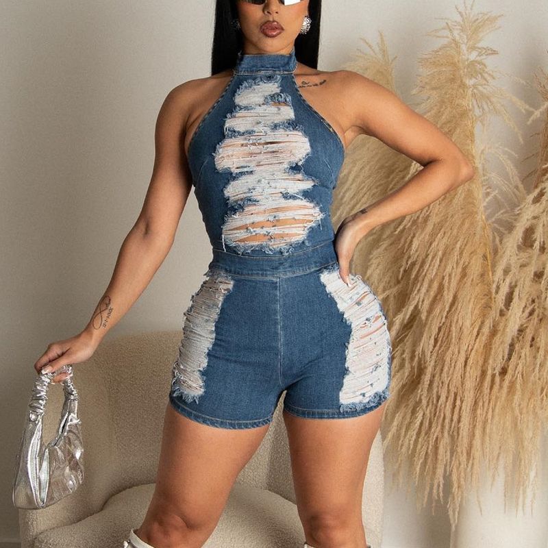 Damenbekleidung – rückenfreier, schmal geschnittener Jumpsuit aus gewaschenem Denim-Stretch mit Rissen_voghion.com