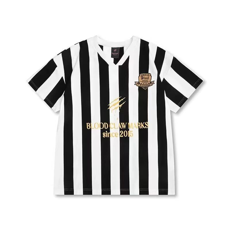 2024 Grenzüberschreitende gestreifte Kurzarm-Außenhandels-Sommer-neue lässige Fußballuniform-T-Shirt im Hong Kong-Stil lose Paar-Tops_voghion.com