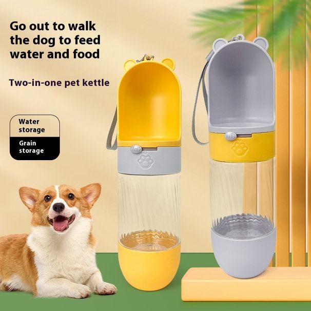 Lemmikloomade plastpudel, veekeetja, kaasaskantav dosaator õues, kassi ja koera veepudel salvestatud teraviljaga_voghion.com